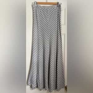 Love Tree Gray Chevron Striped Women's Maxi Skirt size Medium